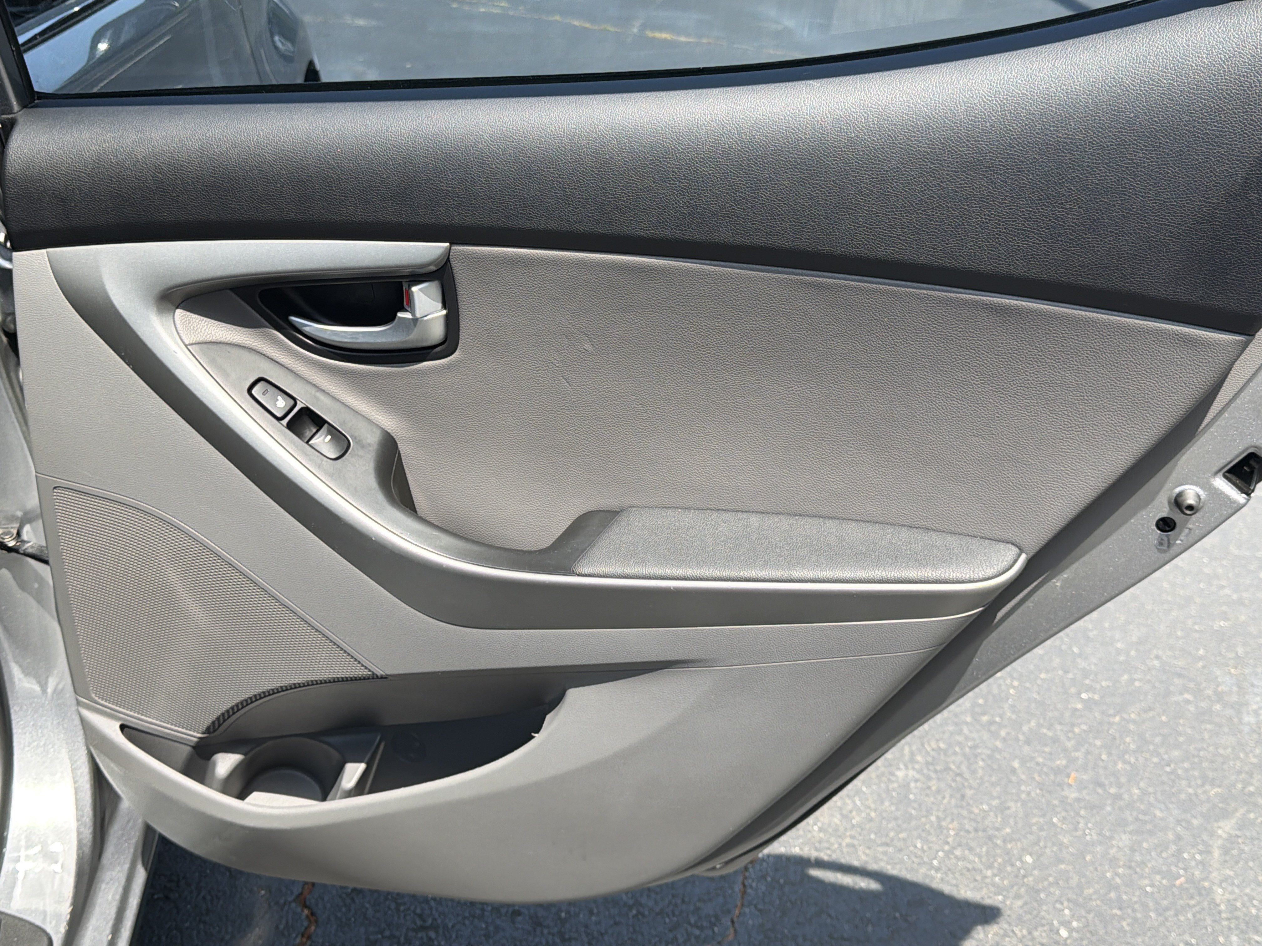 Used 2014 Hyundai Elantra Limited w/ Option Group 03 FWD image 19