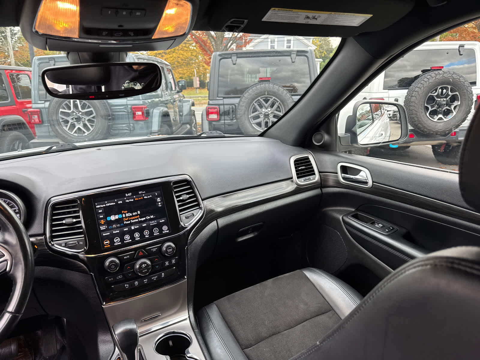 Used 2022 Jeep Grand Cherokee Laredo X image 34