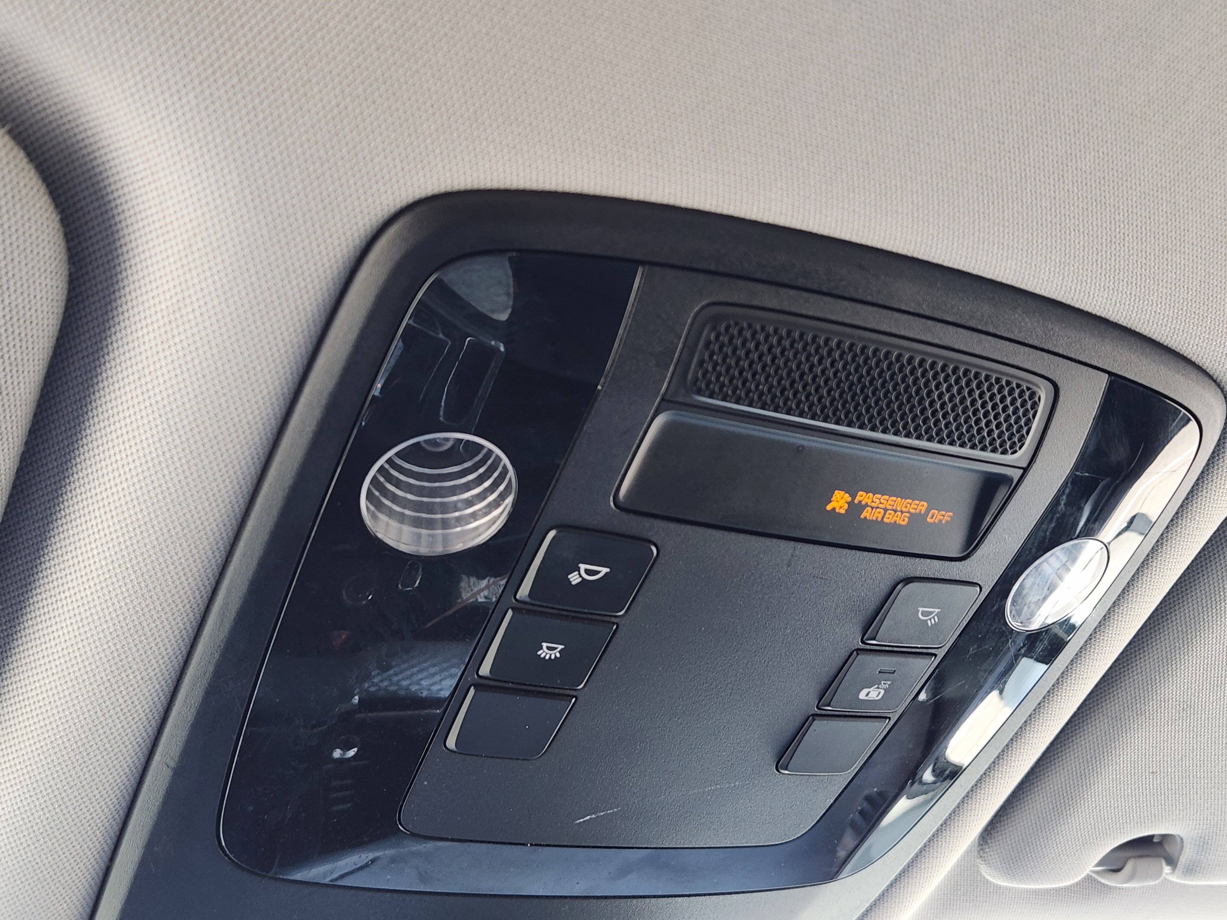 Used 2023 Kia Carnival LX image 17