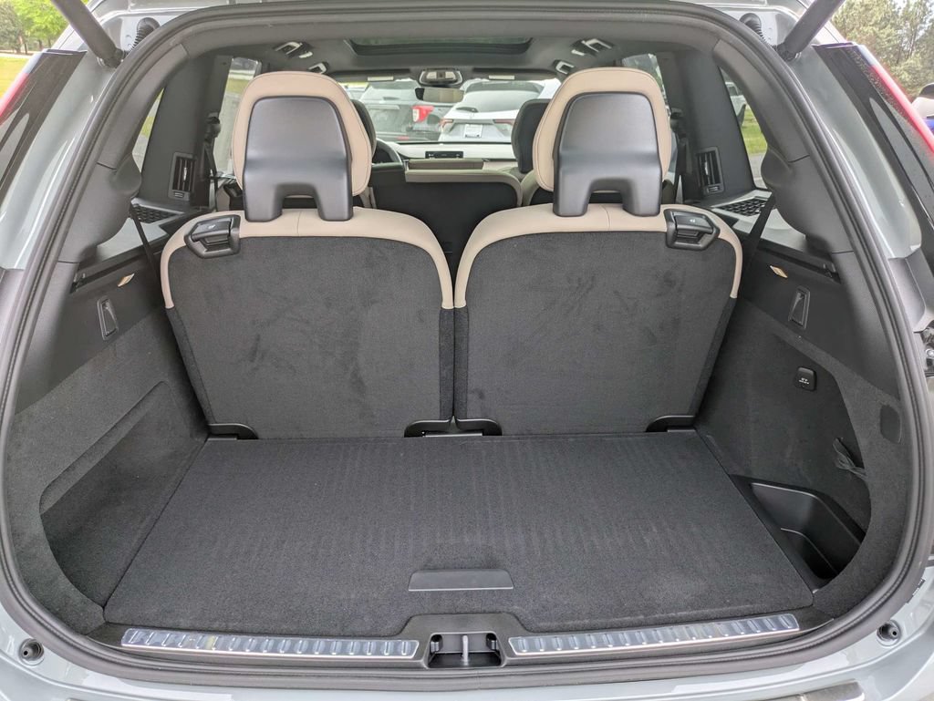 Used 2026 Volvo XC90 T8 Plus w/ Protection Package AWD/4WD image 13