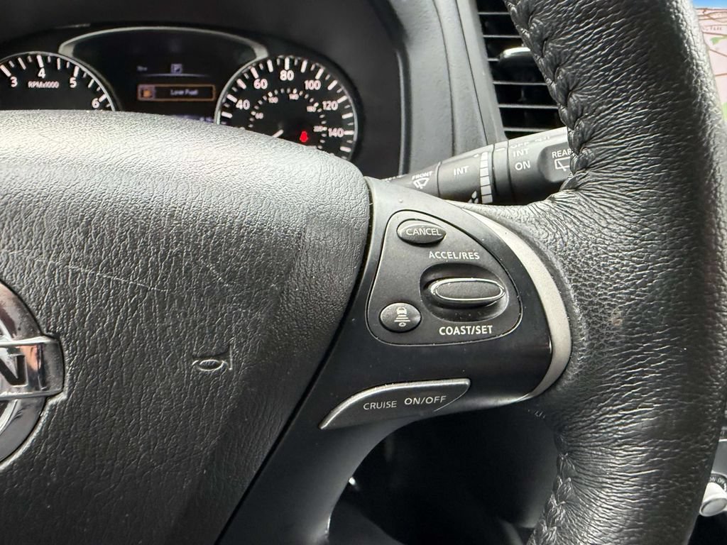 Used 2020 Nissan Pathfinder SL FWD image 23