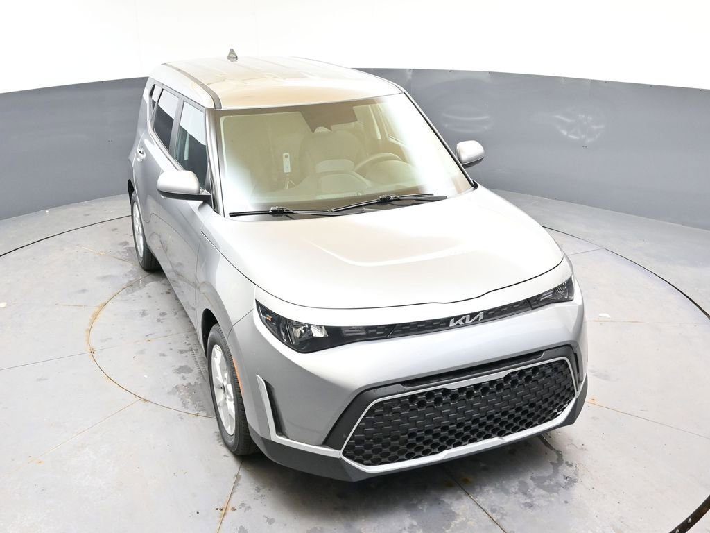 Used 2025 Kia Soul LX w/ LX Technology Package FWD image 42