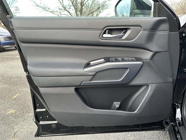 New 2025 Nissan Pathfinder SL image 14