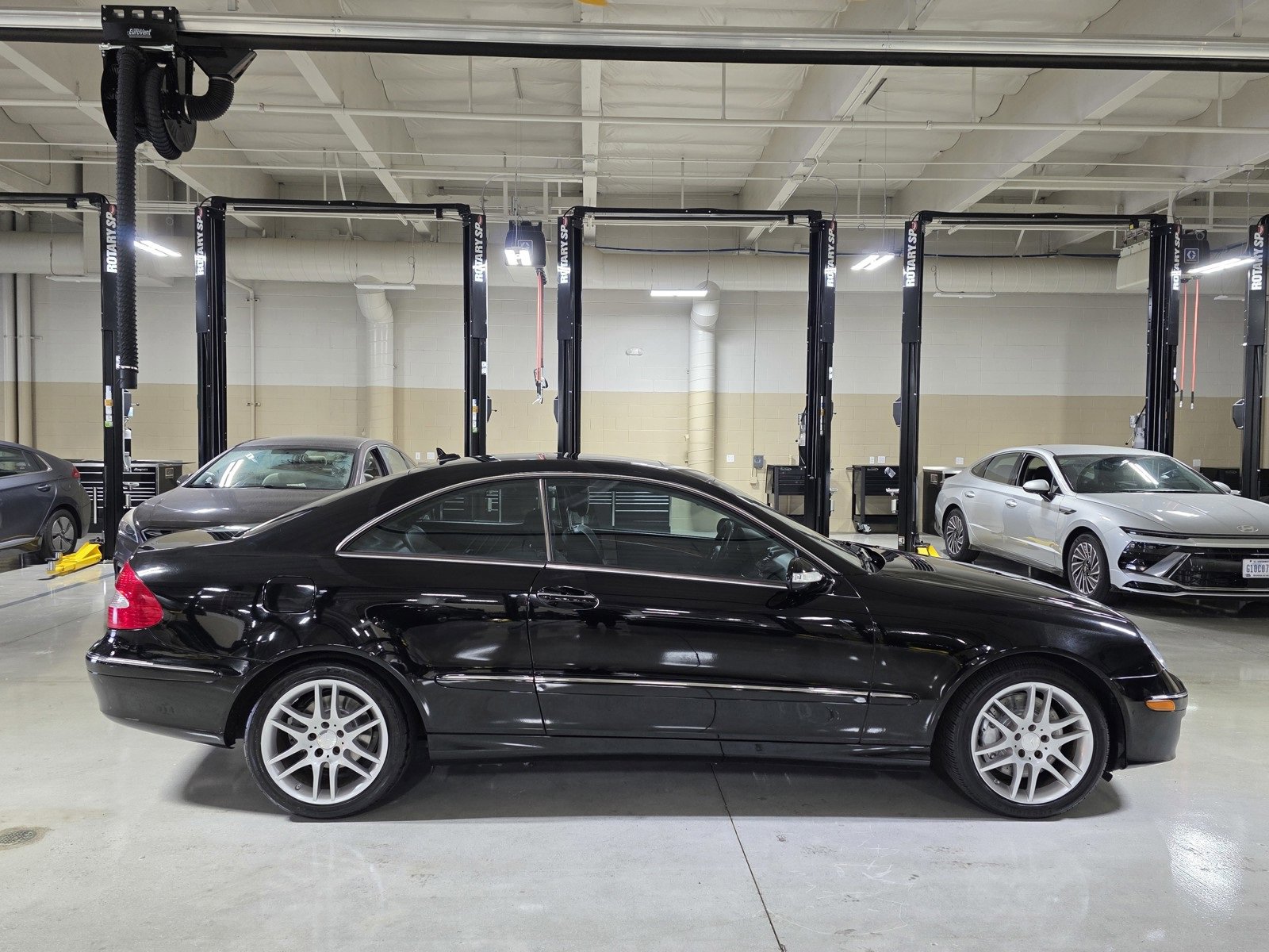 Used 2008 Mercedes-Benz CLK 350 Coupe image 8