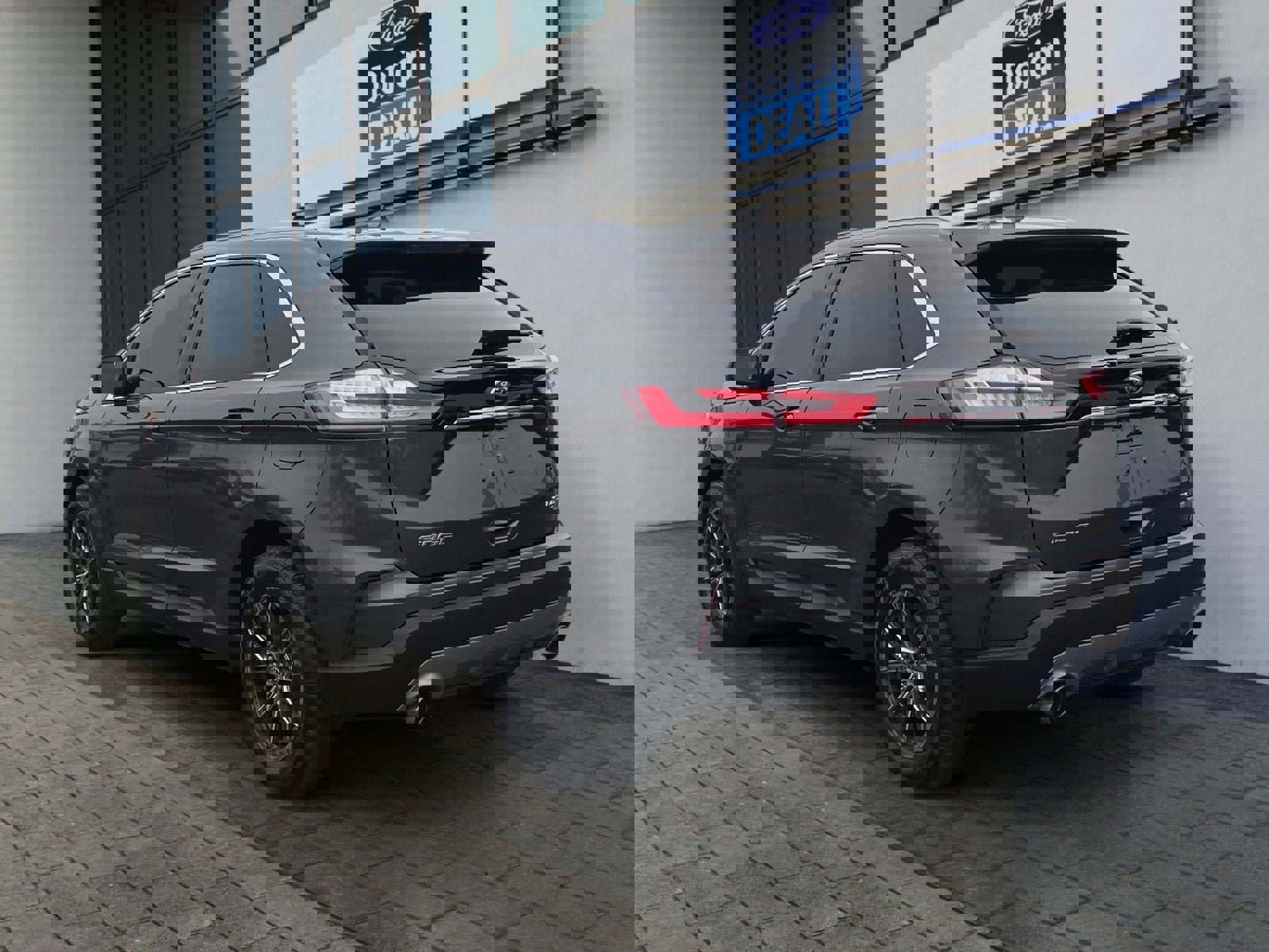 Certified 2020 Ford Edge SEL w/ Convenience Package image 5