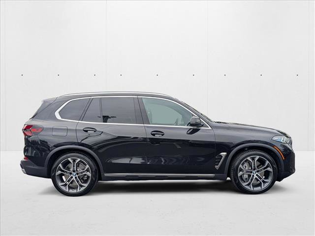 Used 2026 BMW X5 xDrive50e image 4