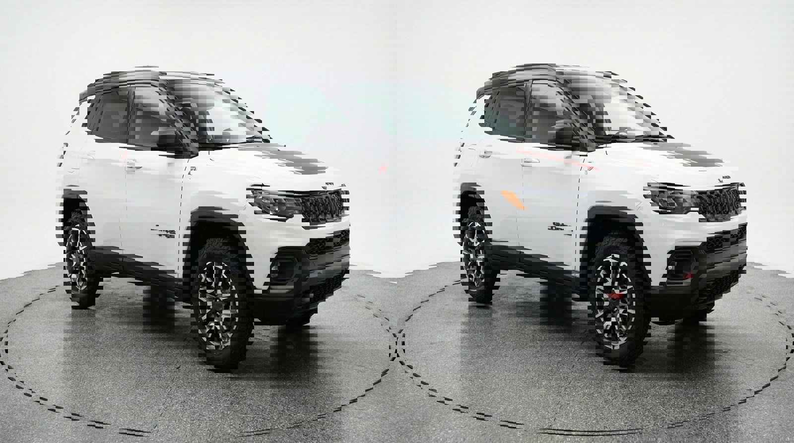 Used 2025 Jeep Compass Trailhawk image 1