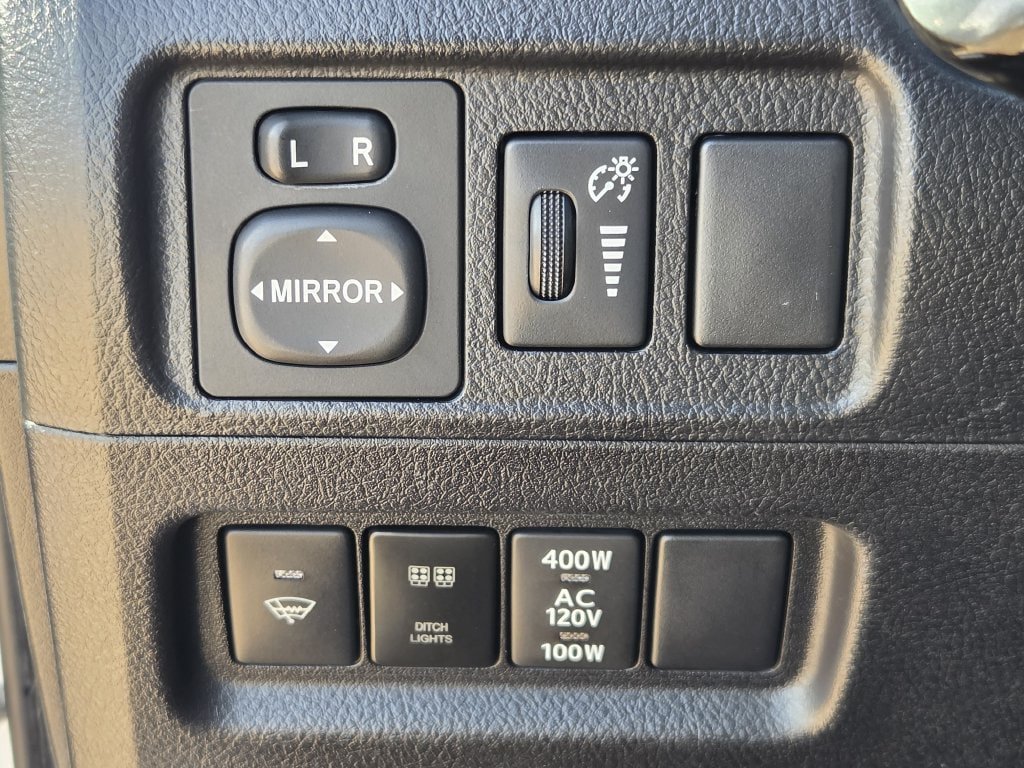 Used 2017 Toyota 4Runner SR5 RWD image 23