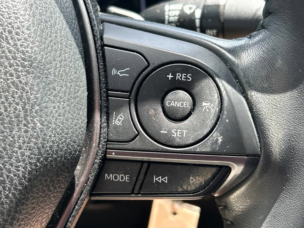 Used 2022 Toyota Camry SE FWD image 19