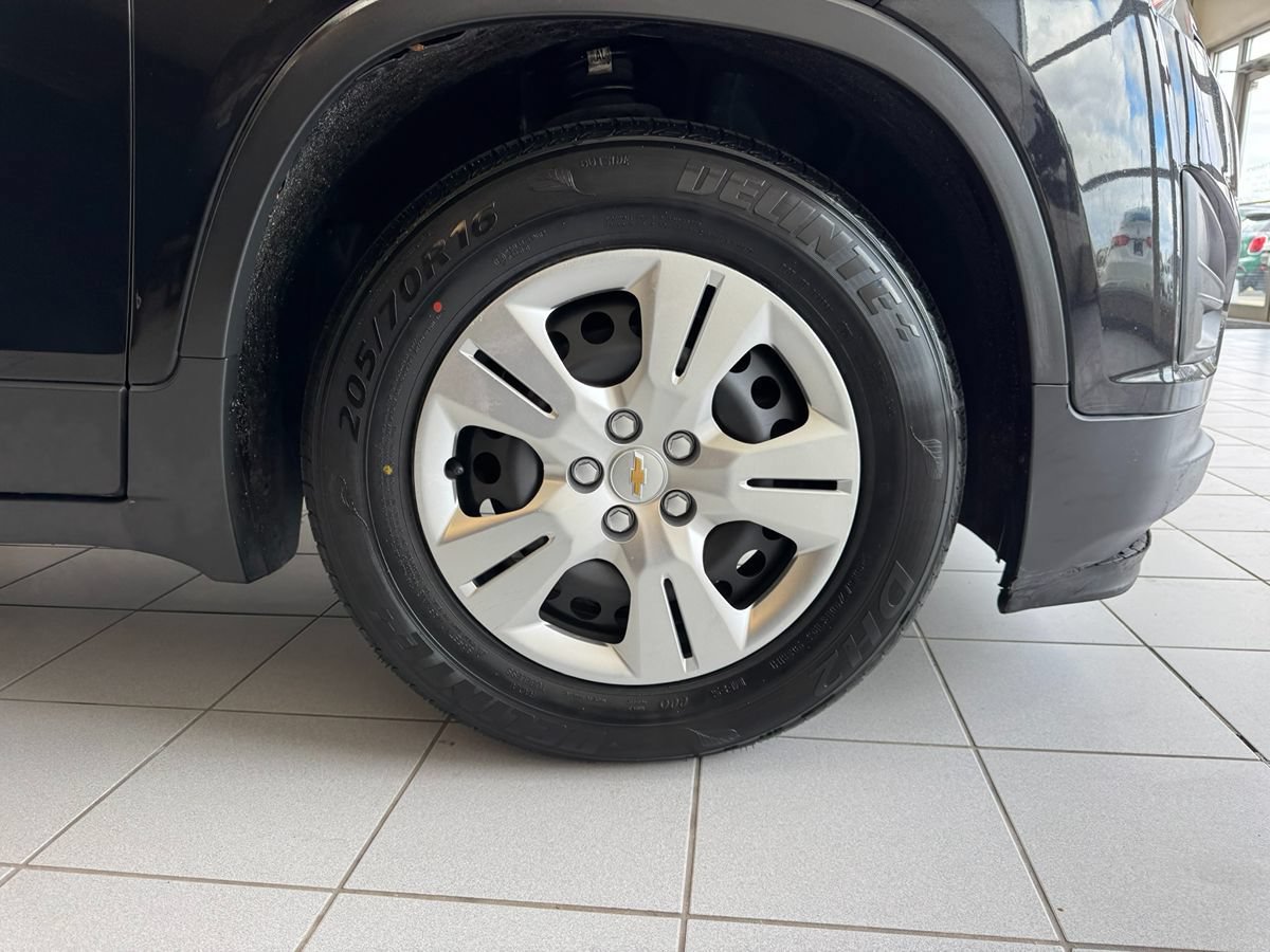 Used 2015 Chevrolet Trax LS FWD image 59