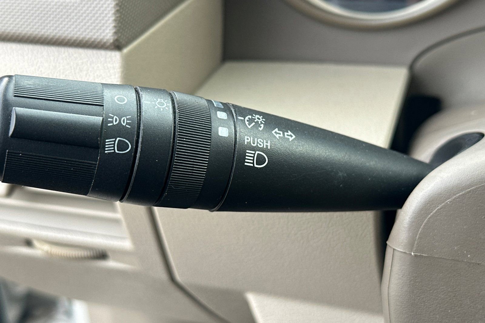 Used 2009 Dodge Caliber SXT image 26