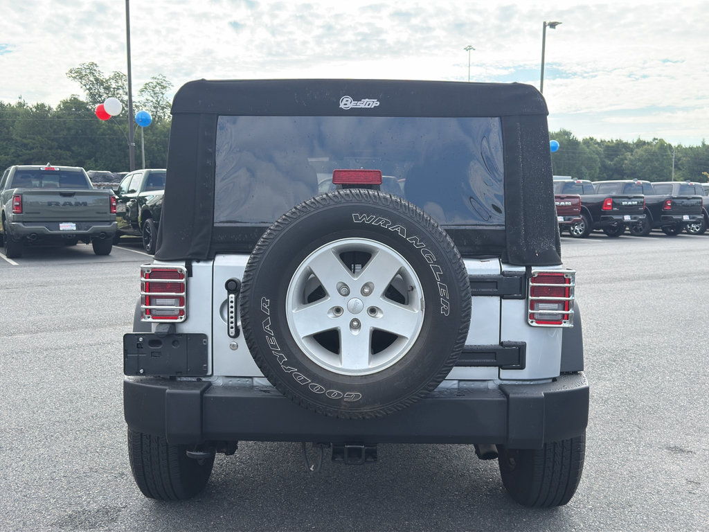 Used 2012 Jeep Wrangler Unlimited Sport AWD/4WD image 8