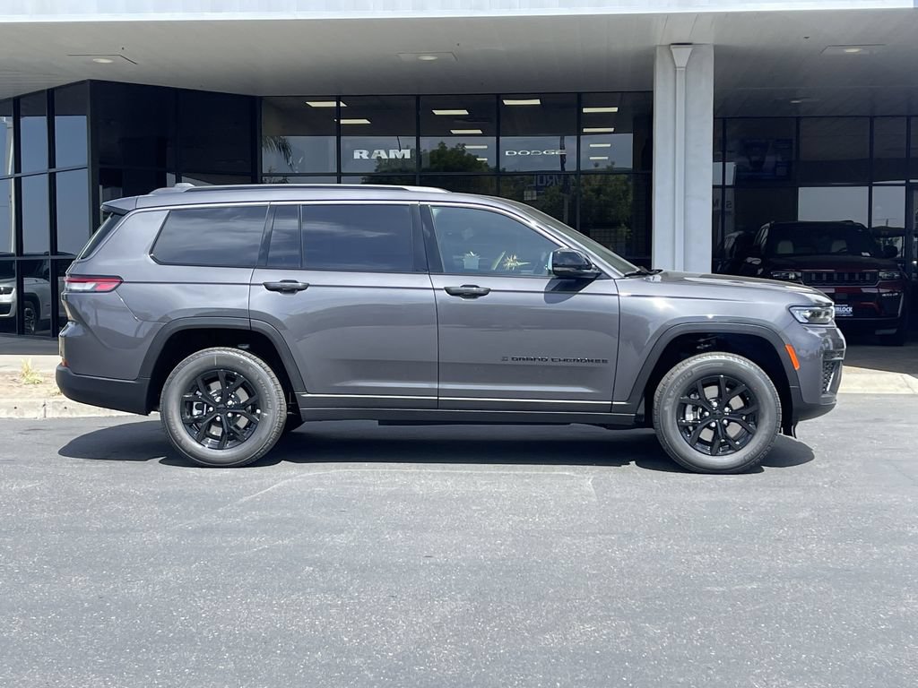 New 2026 Jeep Grand Cherokee L 4WD image 3