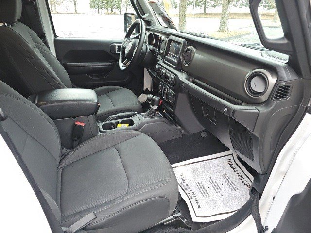 Used 2022 Jeep Gladiator Willys image 11