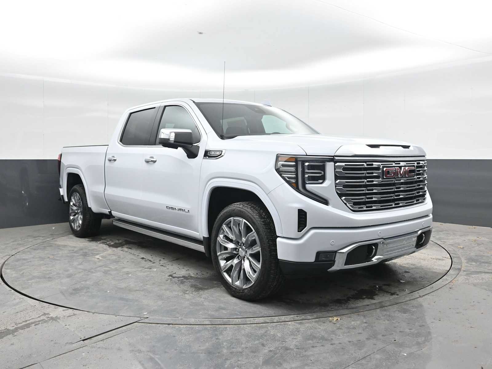 New 2026 GMC Sierra 1500 Denali w/ Denali Reserve Package AWD/4WD image 6