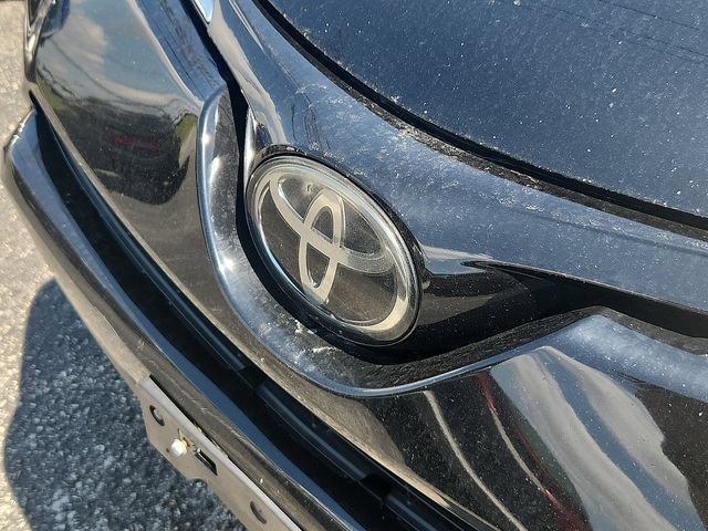 Used 2018 Toyota RAV4 XLE AWD/4WD image 4