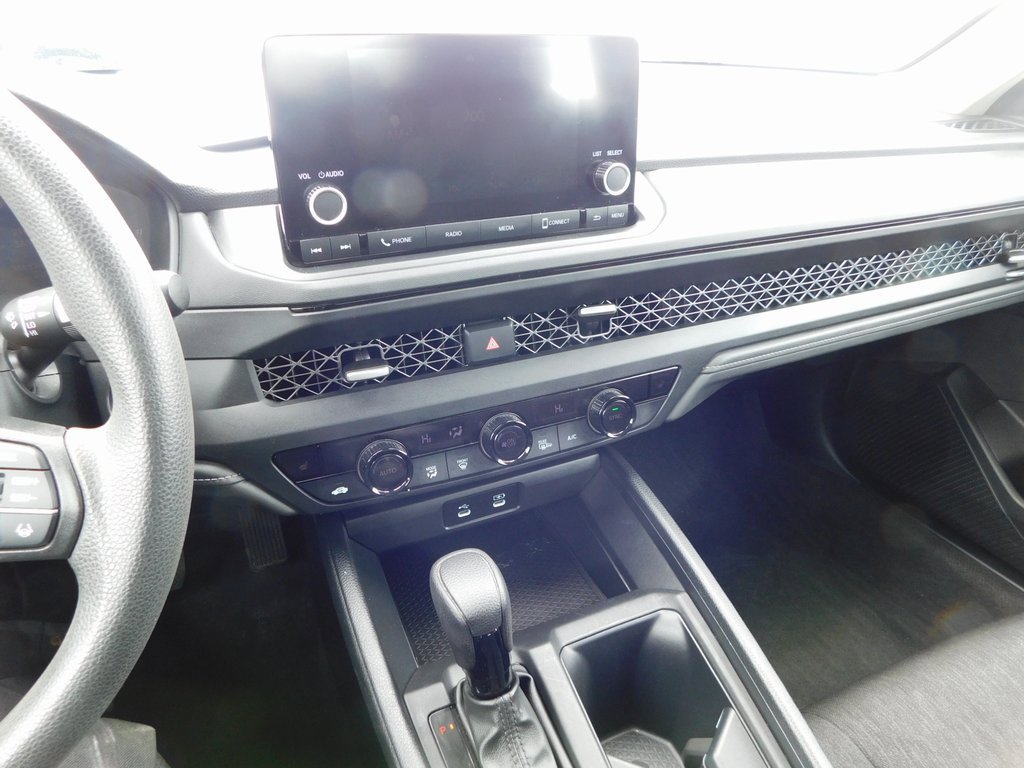 Used 2023 Honda Accord EX image 28