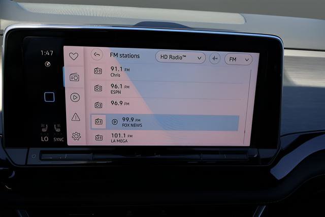 Certified 2025 Volkswagen Atlas Cross Sport SE w/ Panoramic Sunroof Package AWD/4WD image 26