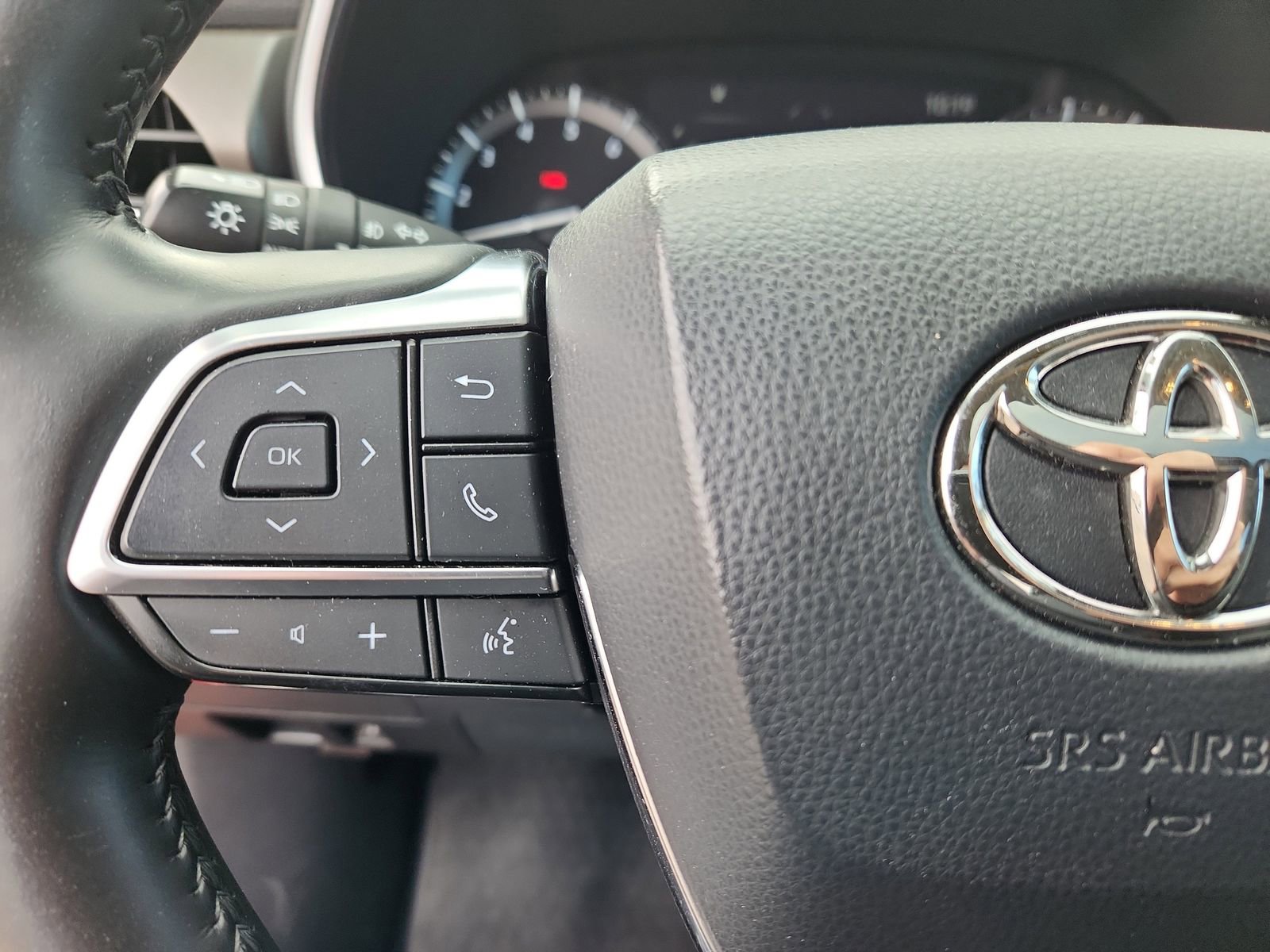 Used 2021 Toyota Highlander Limited image 22