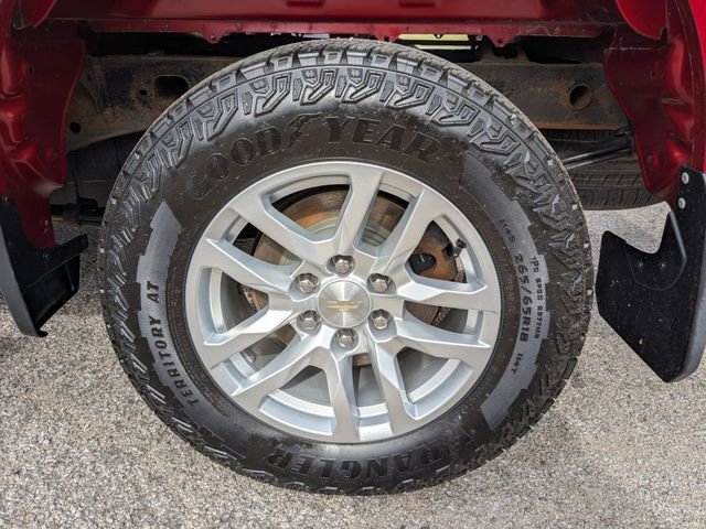 Used 2021 Chevrolet Silverado 1500 LT w/ Convenience Package II AWD/4WD image 17