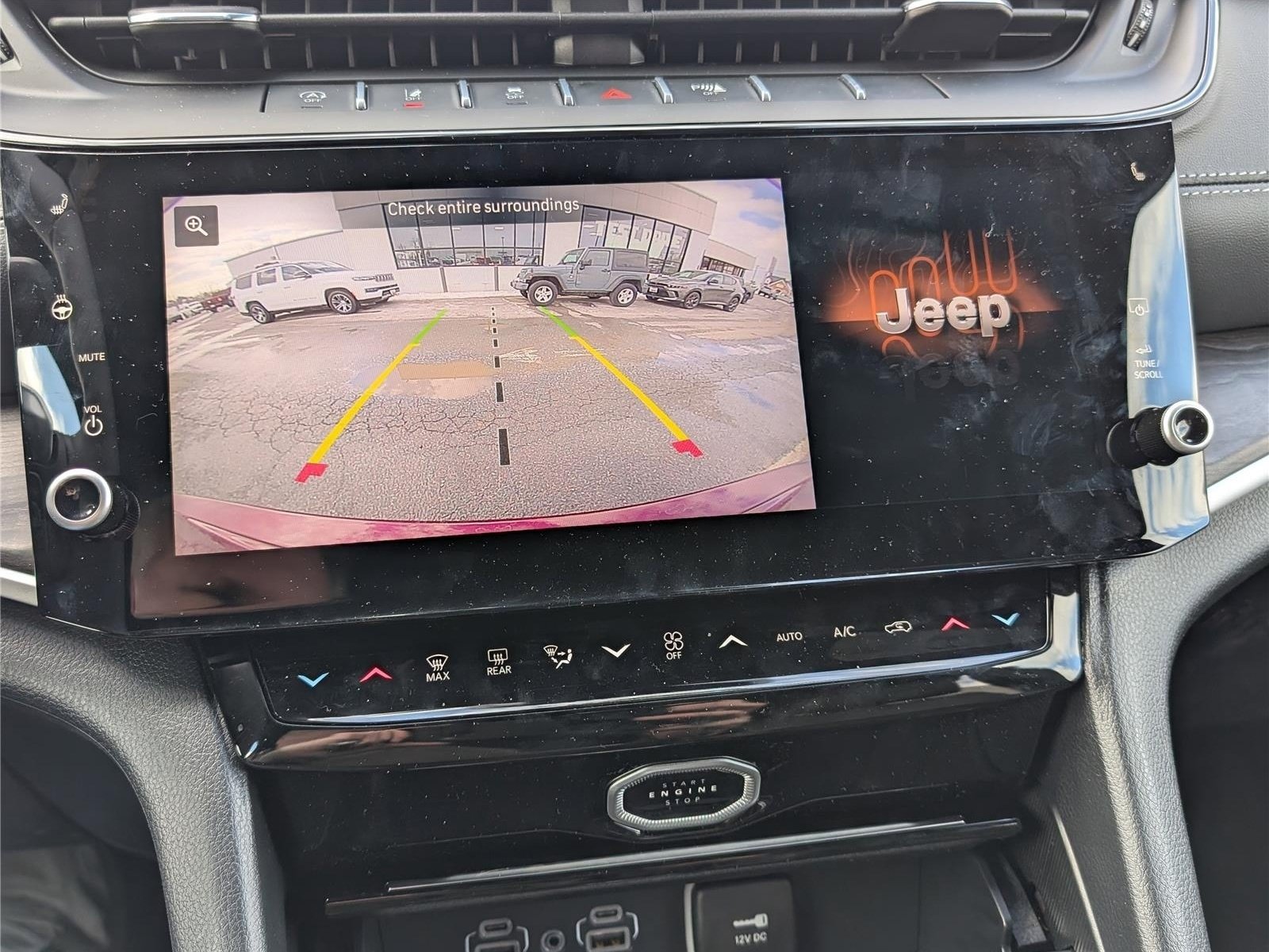 New 2026 Jeep Grand Cherokee Altitude AWD/4WD image 25