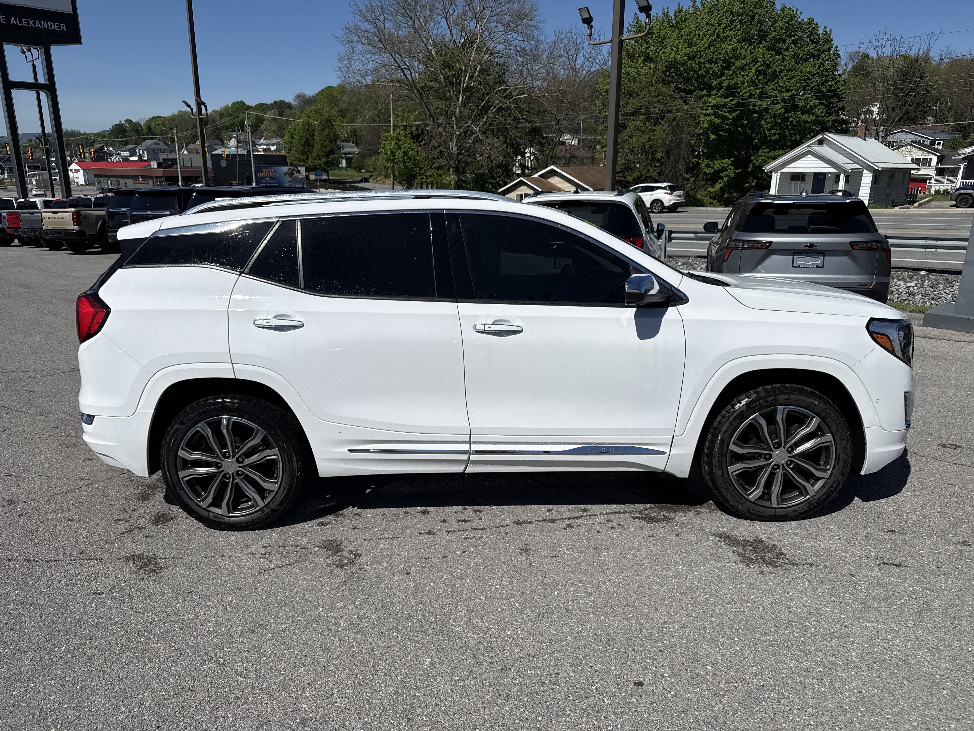 Used 2019 GMC Terrain Denali w/ Advanced Safety Package AWD/4WD image 2