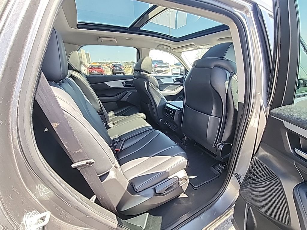 Used 2023 Acura MDX SH-AWD image 32