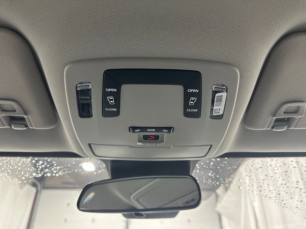 Used 2025 Toyota Sienna LE image 42