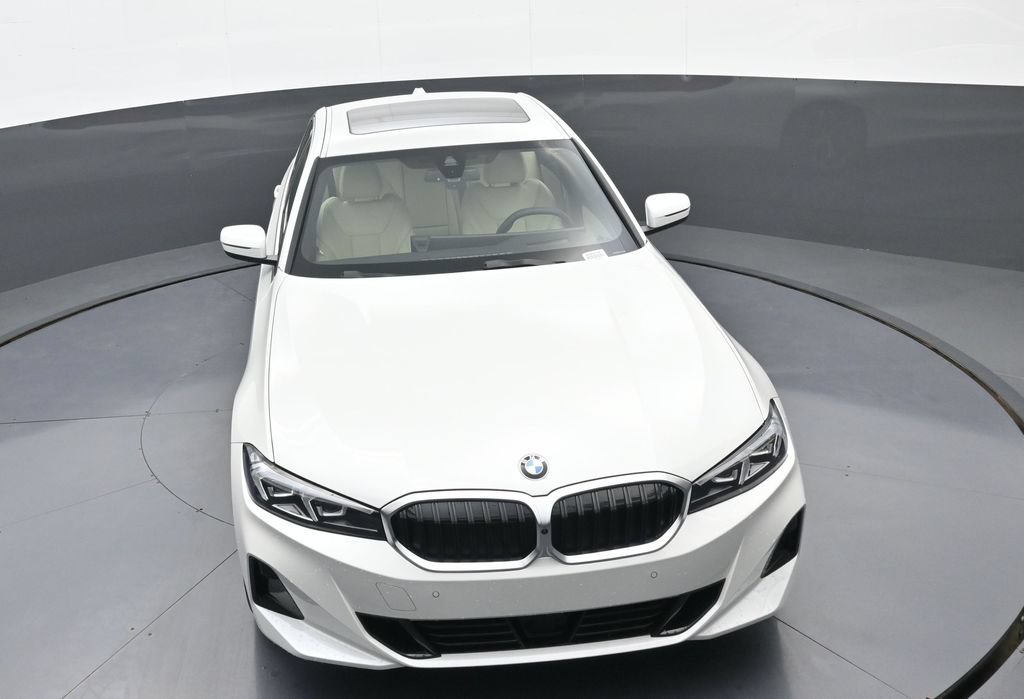 New 2026 BMW 330i xDrive Sedan w/ Premium Package AWD/4WD image 31