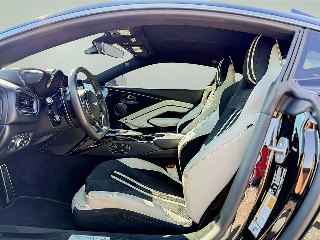 Used 2023 Aston Martin V8 Vantage Coupe image 14