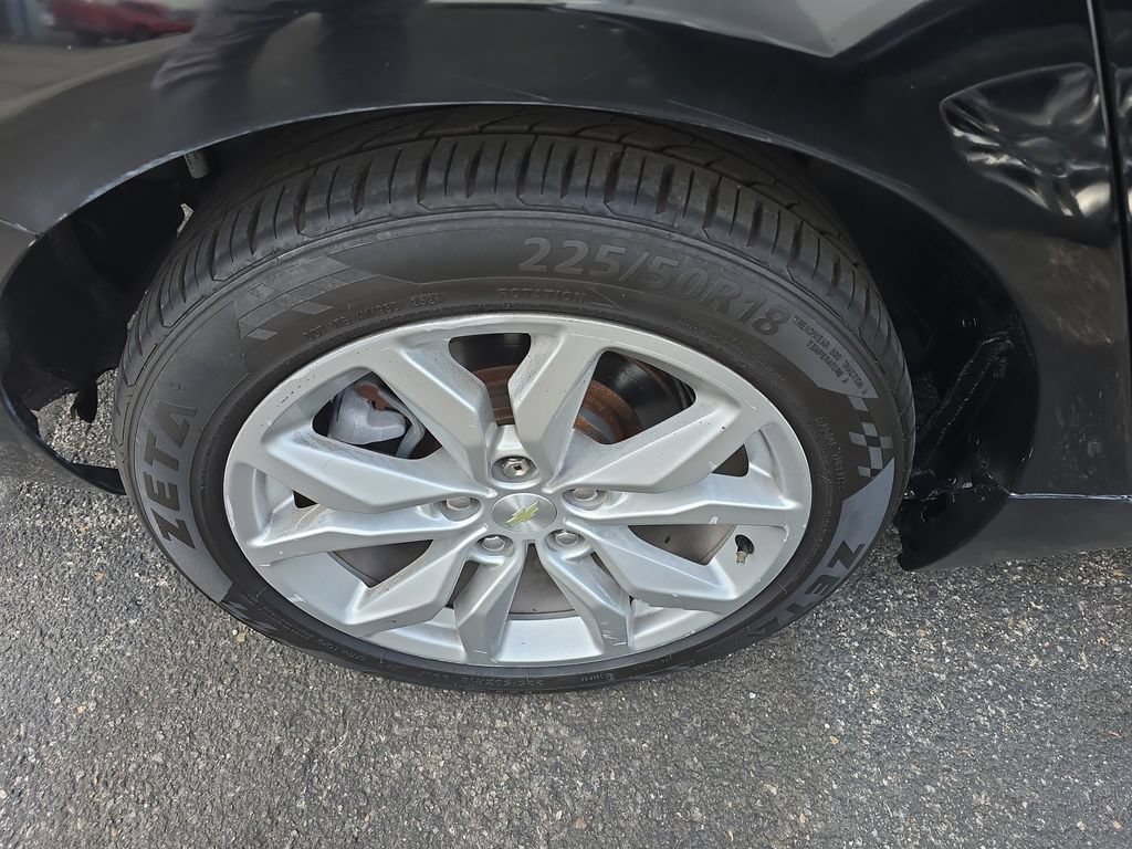 Used 2017 Chevrolet Impala LT FWD image 9