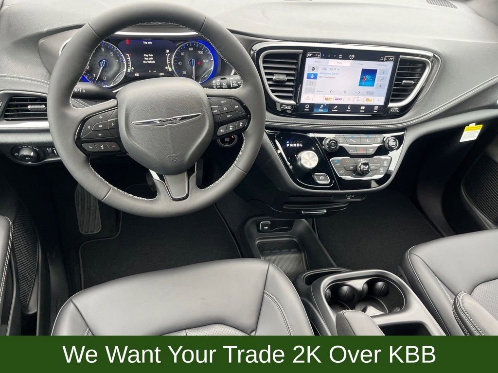 New 2026 Chrysler Pacifica Select w/ S Appearance Package image 11