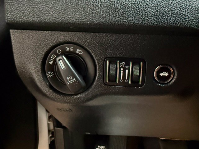 Used 2014 Chrysler 300 AWD w/ Driver Convenience Group image 34