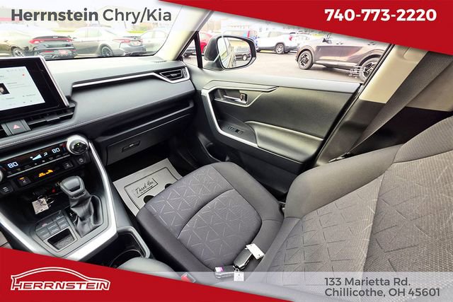 Used 2023 Toyota RAV4 XLE w/ Convenience Package image 10