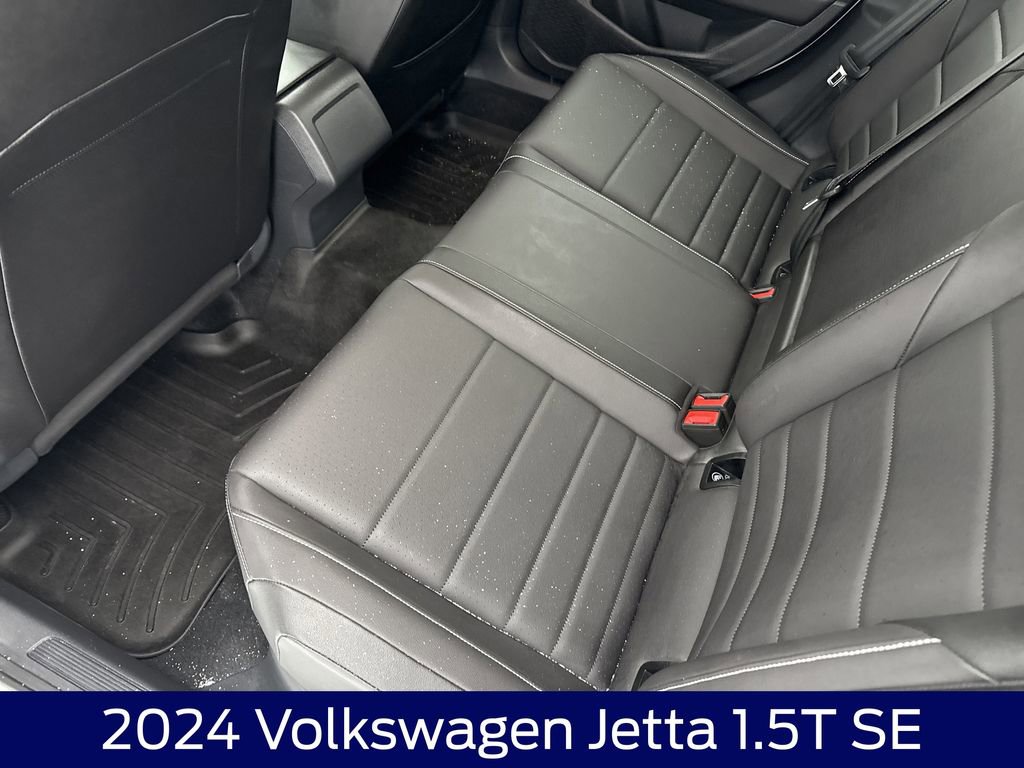 Used 2024 Volkswagen Jetta SE w/ Panoramic Sunroof Package image 15
