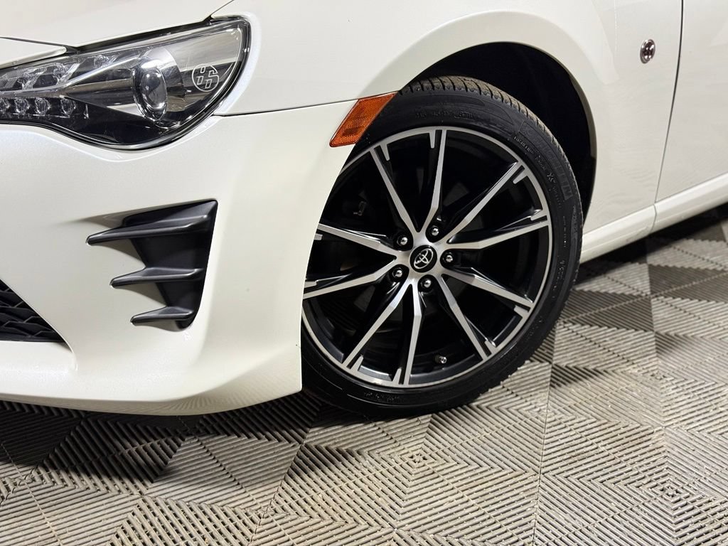 Used 2017 Toyota 86 RWD video 2