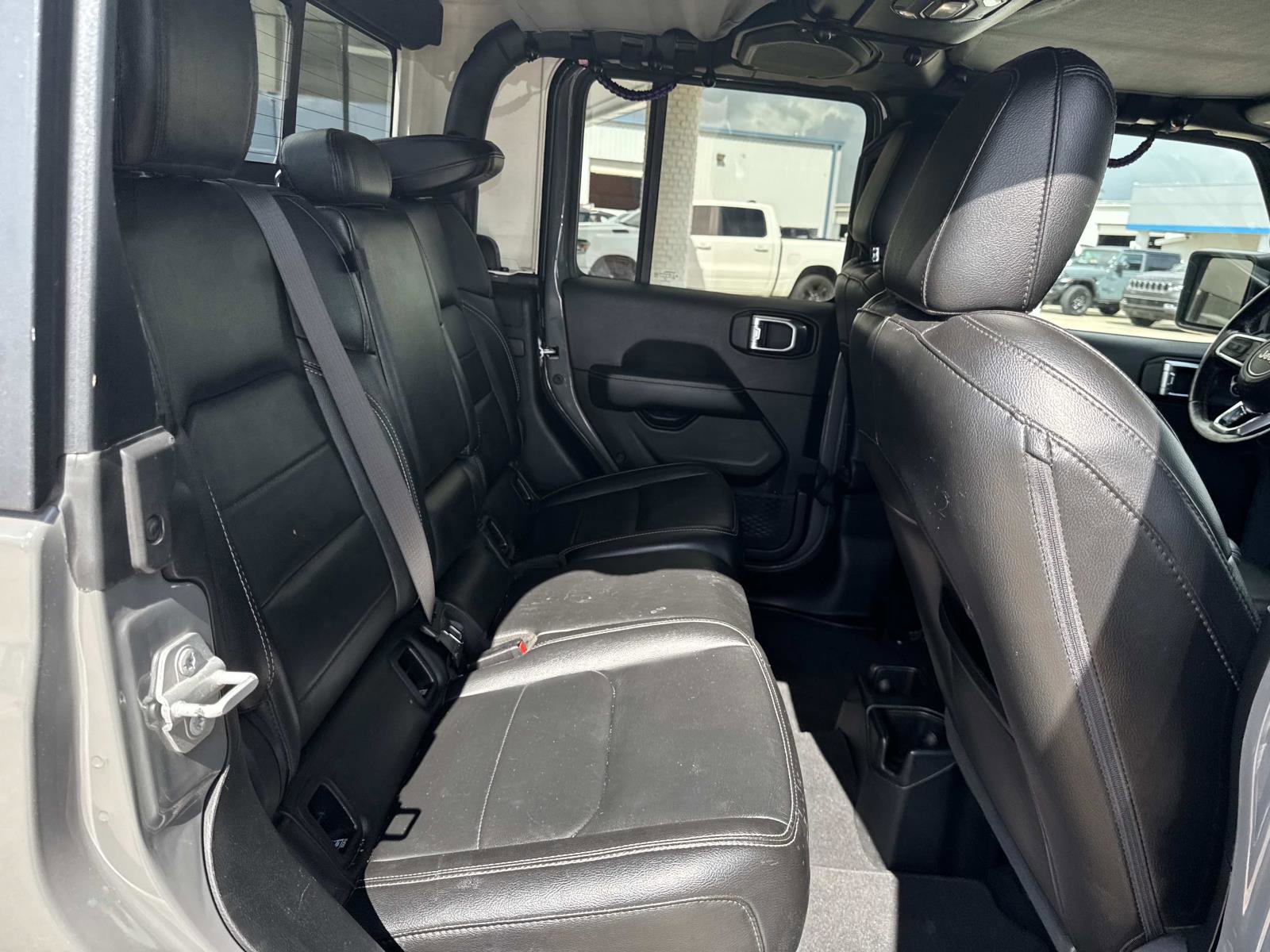 Used 2020 Jeep Gladiator Overland AWD/4WD image 9