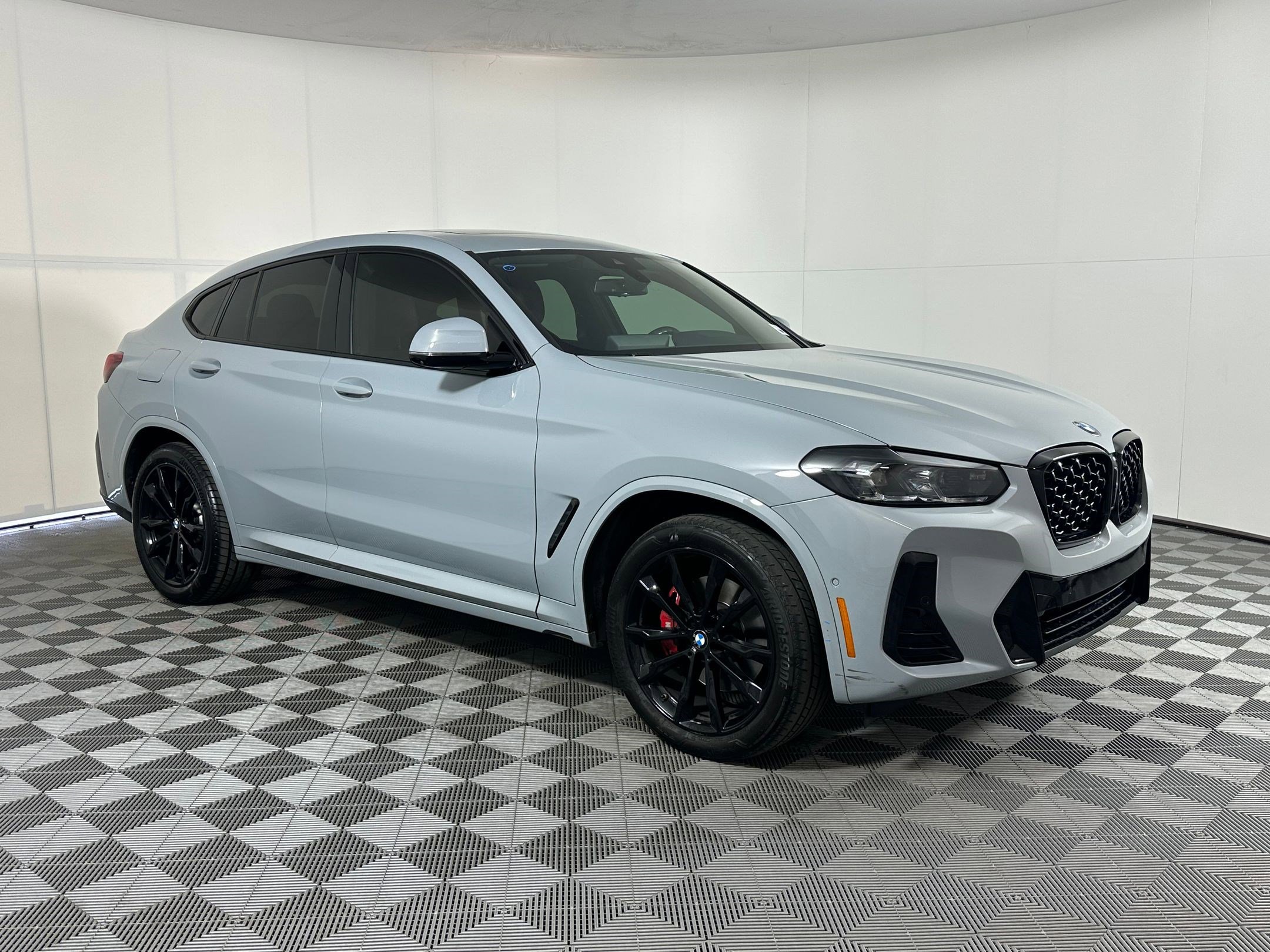 Certified 2023 BMW X4 xDrive30i w/ M Sport Package image 6