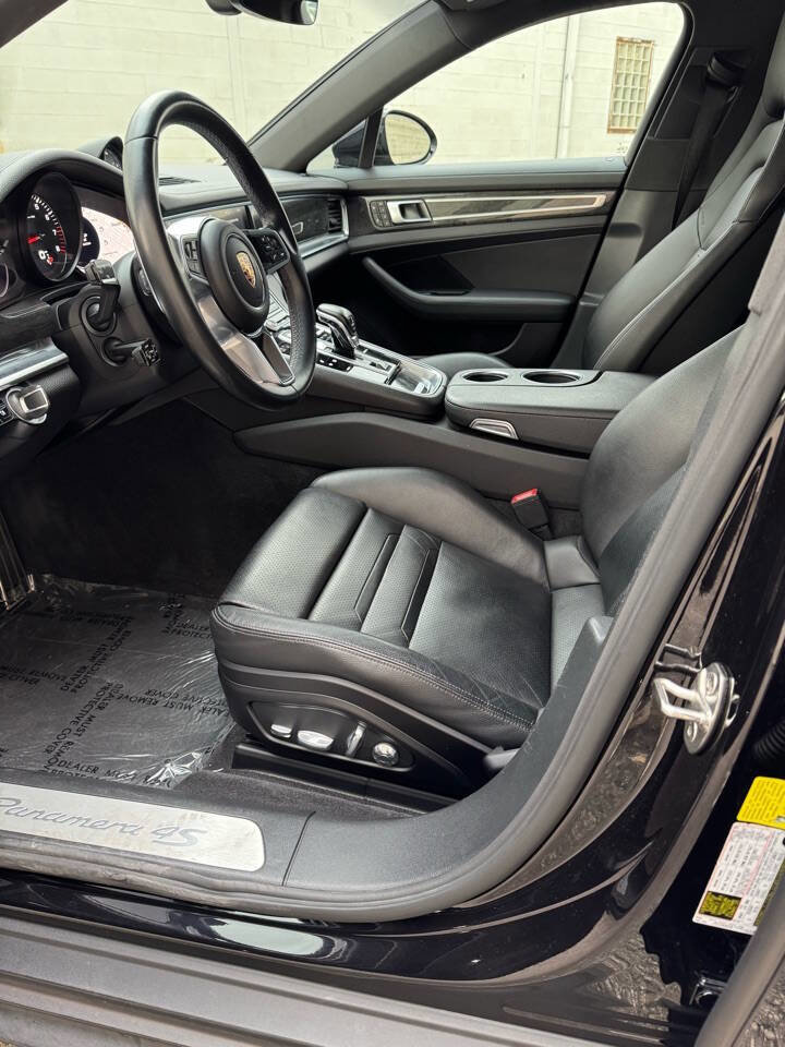 Used 2017 Porsche Panamera 4S image 9