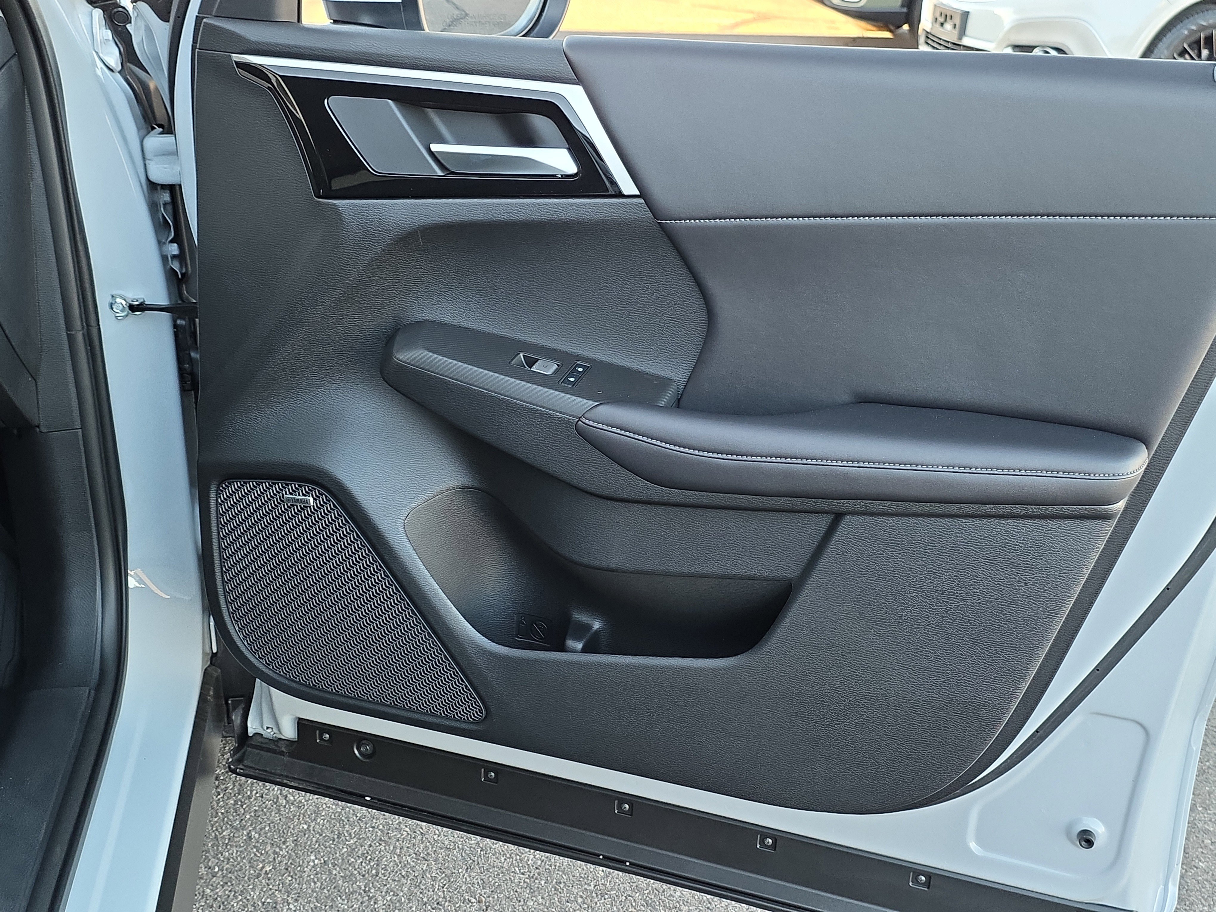 New 2026 Mitsubishi Outlander SE image 30