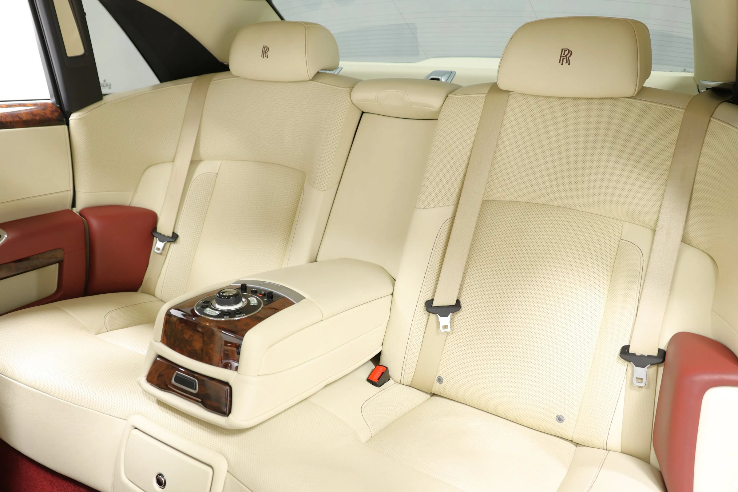 Used 2013 Rolls-Royce Ghost RWD image 3