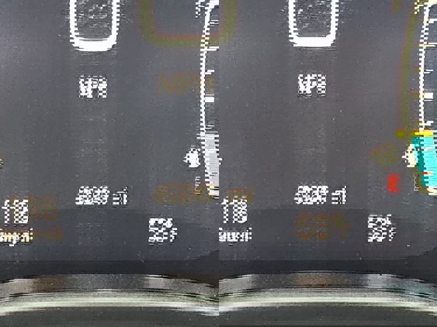 Used 2024 Chrysler Pacifica Touring-L image 10