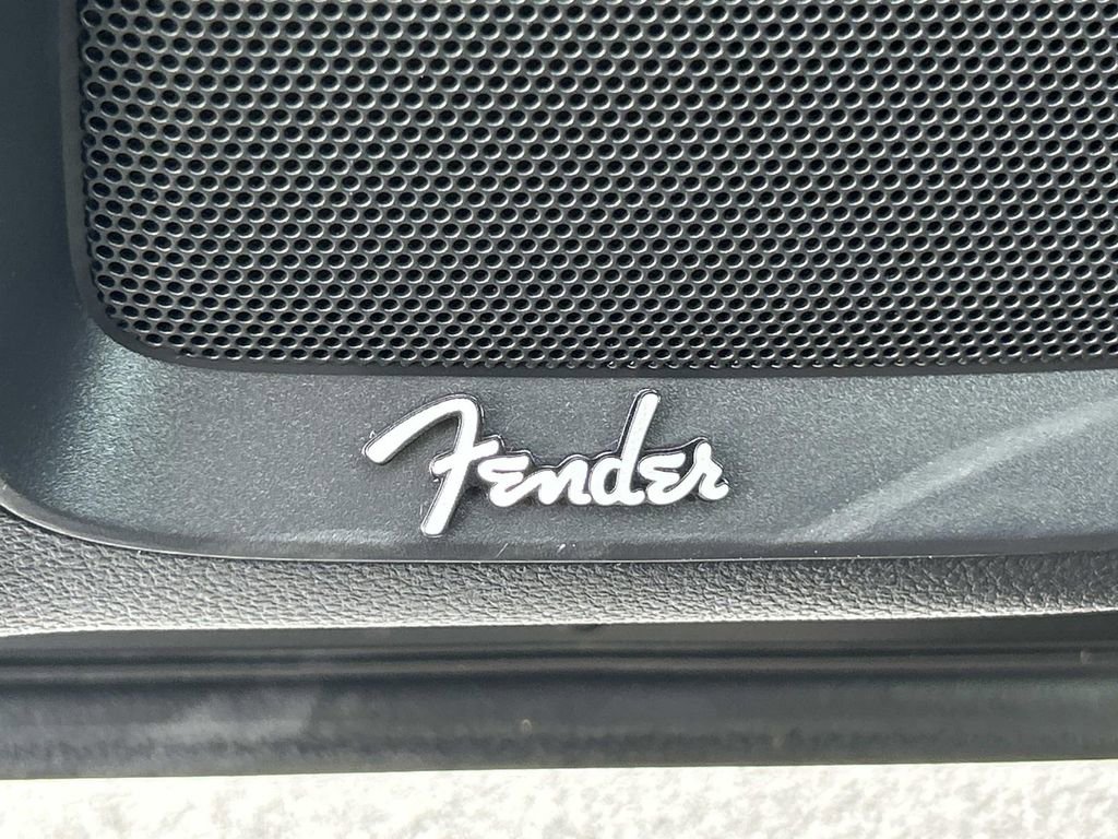 Used 2020 Nissan Titan SL image 27