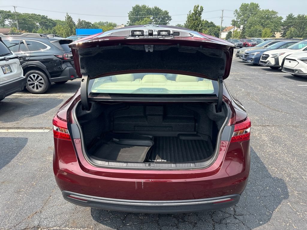 Used 2018 Toyota Avalon XLE Premium w/ Protection Package FWD image 8