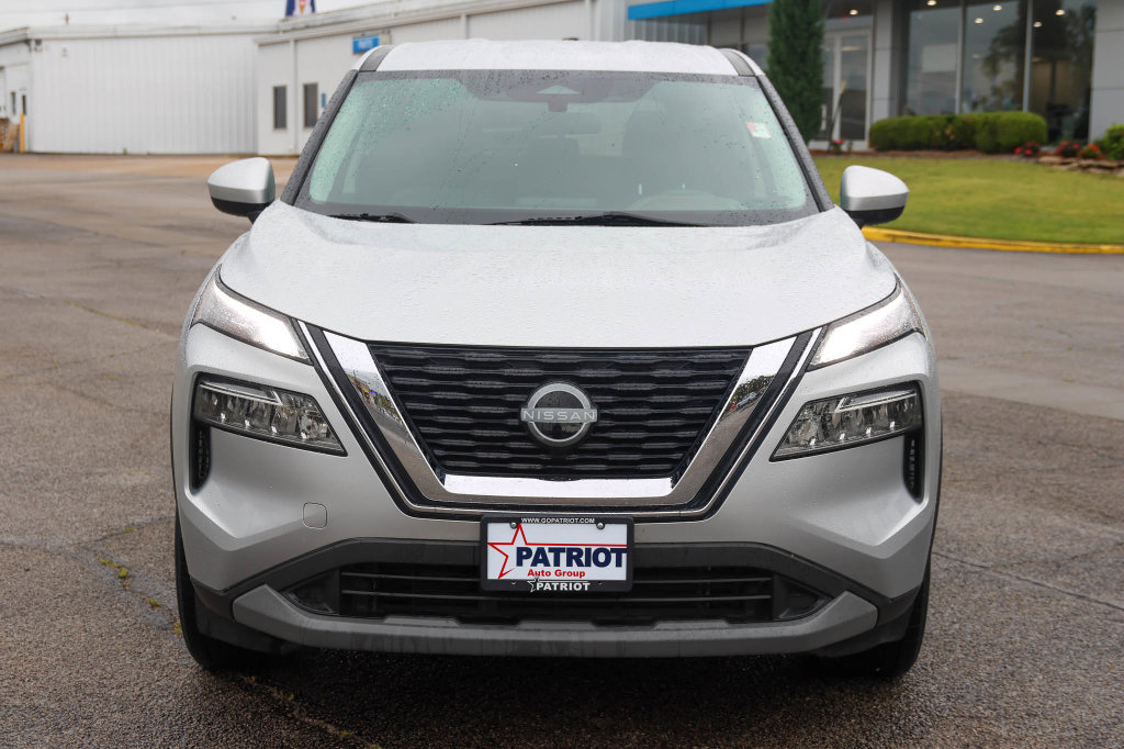 Used 2023 Nissan Rogue SV AWD/4WD image 2
