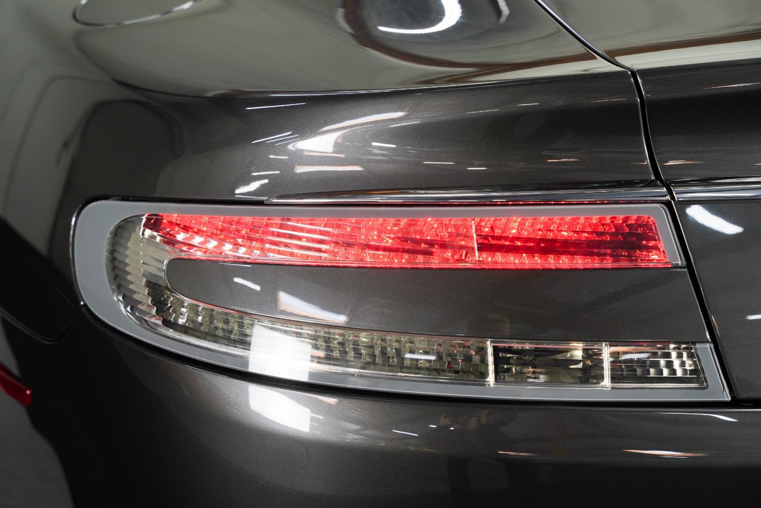 Used 2011 Aston Martin Rapide Luxe RWD image 19