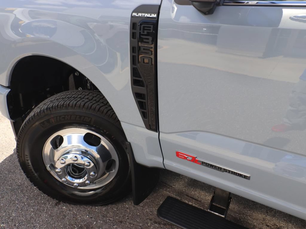 New 2027 Ford F350 Platinum w/ FX4 Off-Road Package AWD/4WD image 4