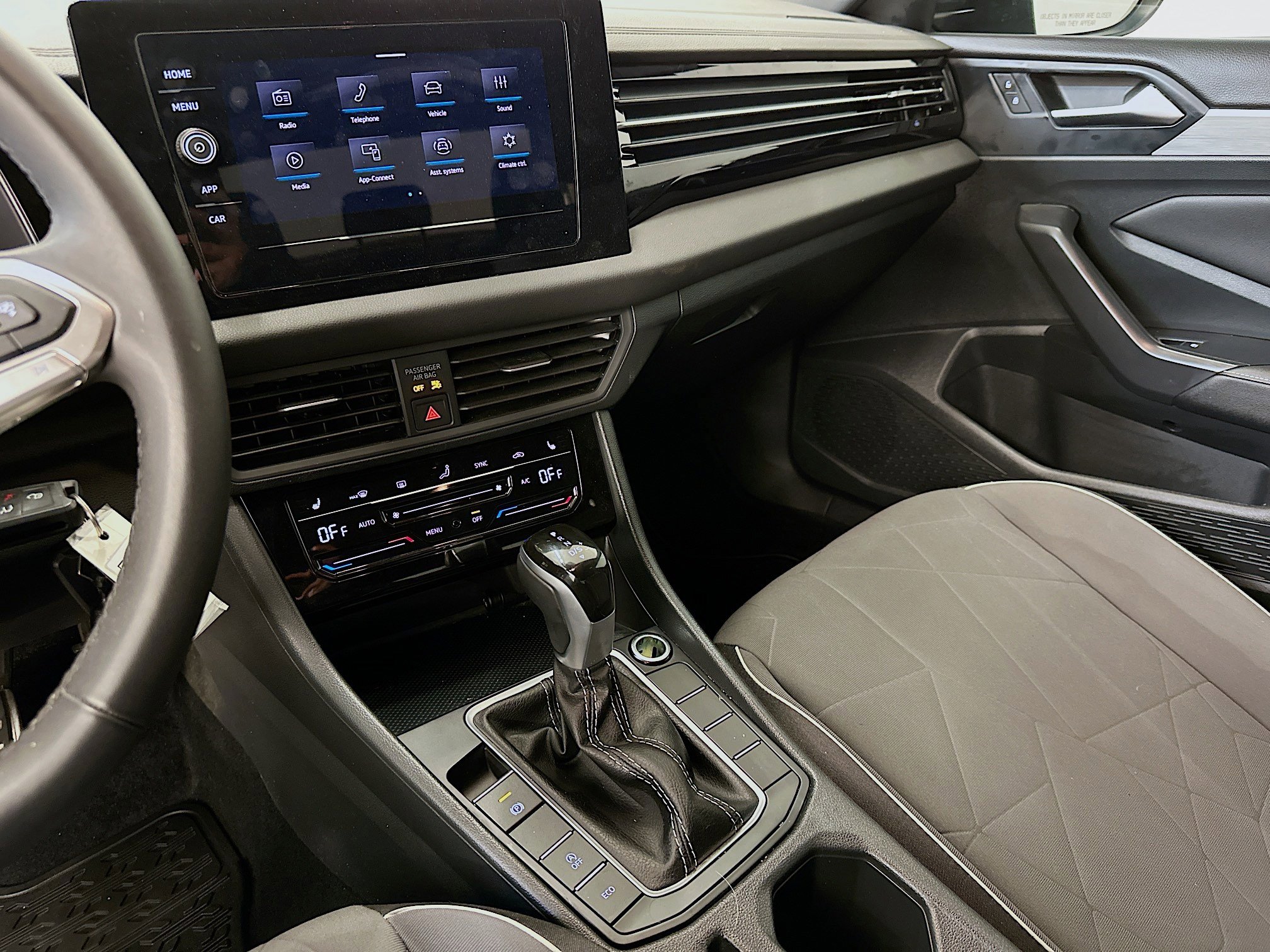 Used 2025 Volkswagen Jetta Sport image 25