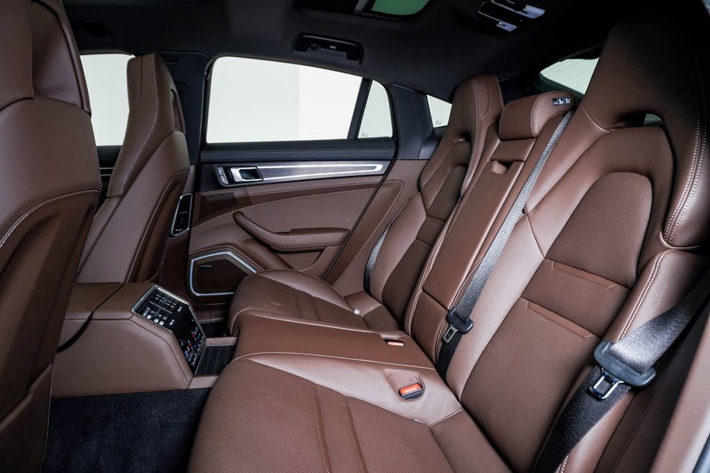 Certified 2023 Porsche Panamera 4 Platinum Edition AWD/4WD image 17