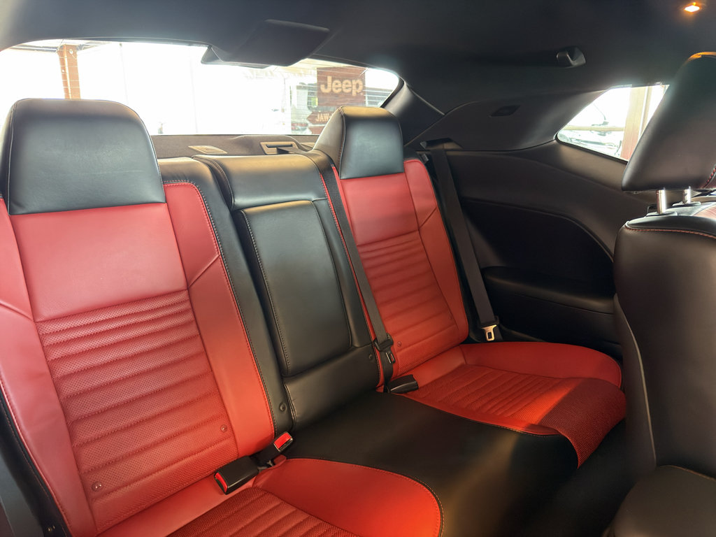 Used 2015 Dodge Challenger R/T Plus RWD image 28